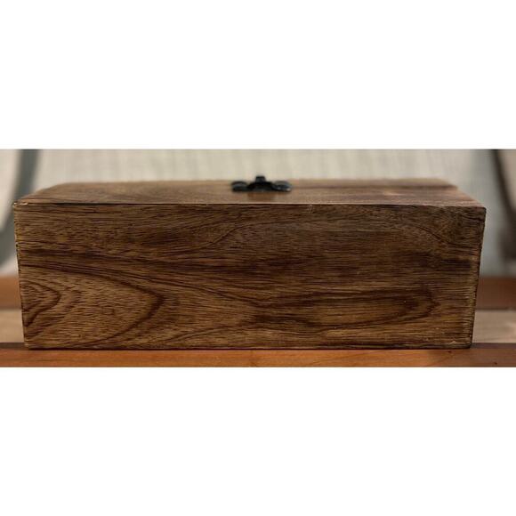 Hand Carved Wooden Trinket box - Picture 4 of 9